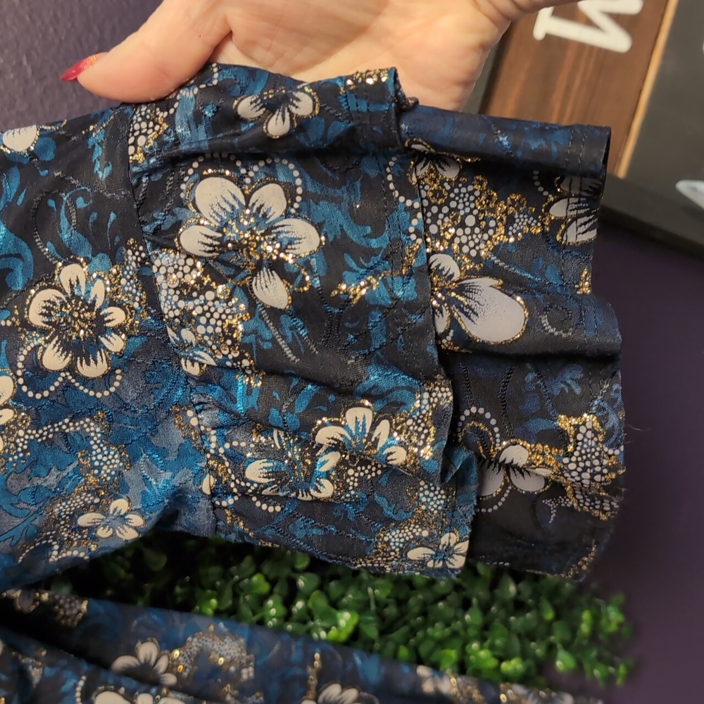 Glitz & Gold Blue Floral Top - Picture 7 of 7
